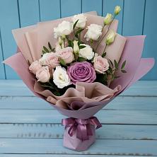 Букет цветов из:  Розы и Лизиантусы в Катайске