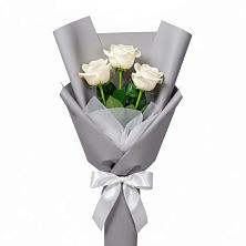 Букет 3 белые розы в Катайске