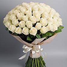 Букет 101 беля роза Белоснежка в Катайске