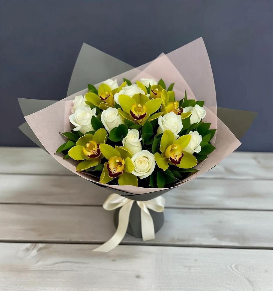 Букет цветов из: Орхидеи и Розы в Катайске