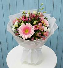 Букет цветов из:  Герберы, Альстромерии и Лизиантусы в Катайске