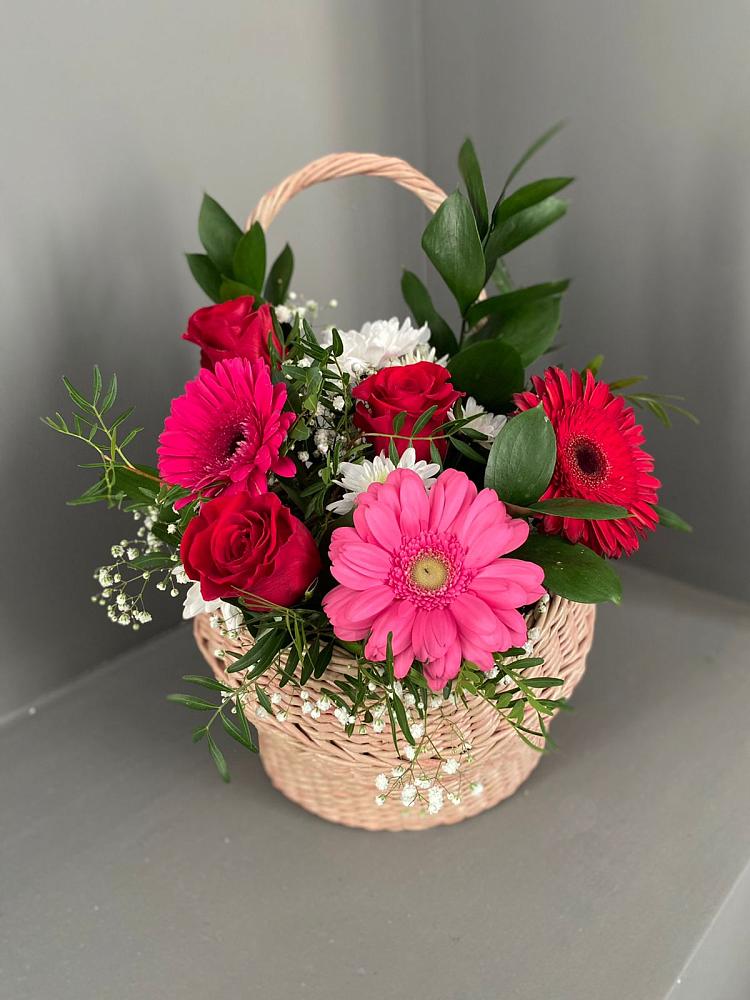 Цветочная композиция из Розы, Хризантемы и Герберы в корзине в Катайске