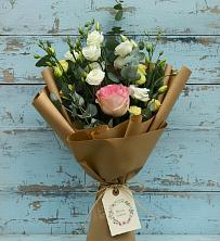 Букет цветов из:  Розы и Лизиантусы в Катайске