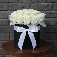 Цветочная композиция из Розы в шляпной коробке в Катайске